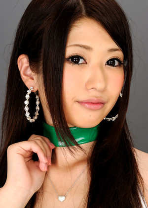 hitomi-nose-pics-3-gallery