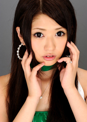 hitomi-nose-pics-3-gallery