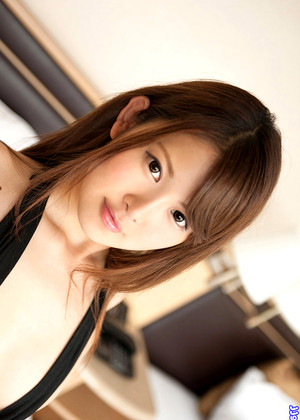 momo-yurino-pics-6-gallery